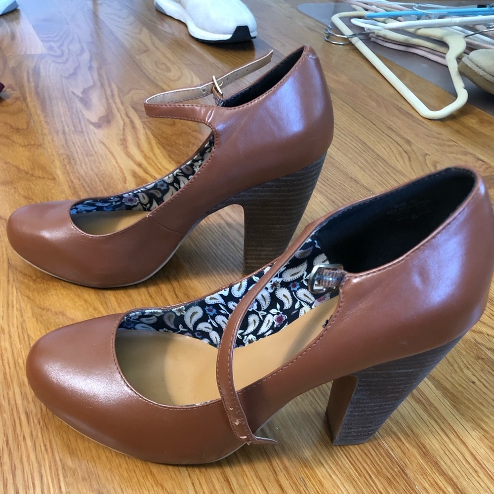 Brown heels, size 8